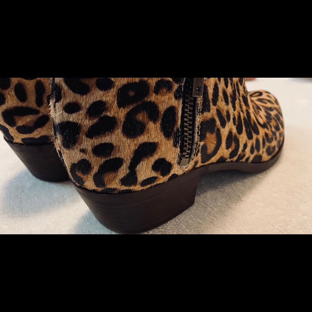 Almost Brand New Leopard Suede Ankle Boots By LUCKY BRAND - Box 65 - Picture 7 of 7